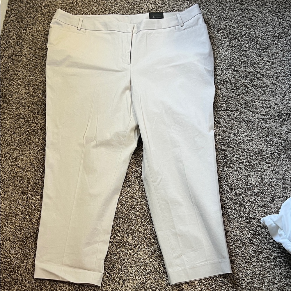 Lane Bryant Off-White Cropped Pants